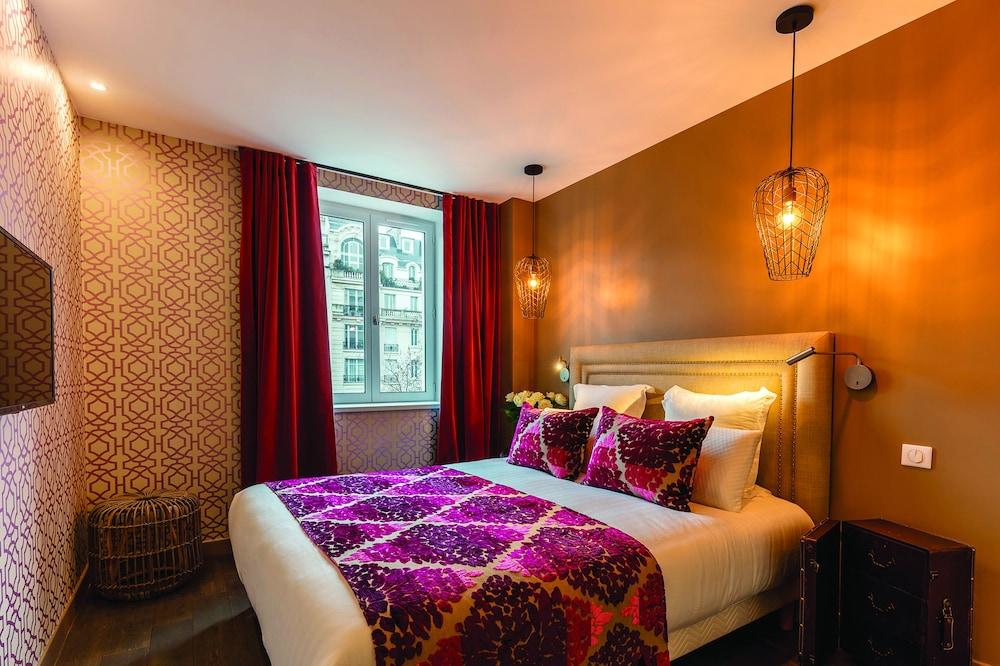 room photo