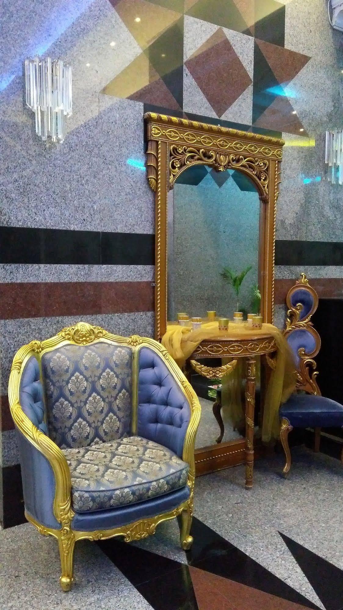 Royal Crown Suites