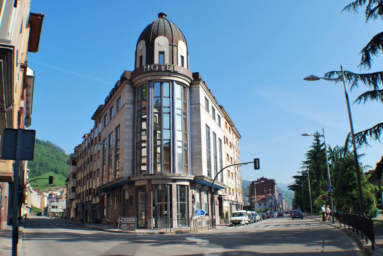 MIERES DEL CAMINO - Hotel cerca del Campo Municipal El Tragamon