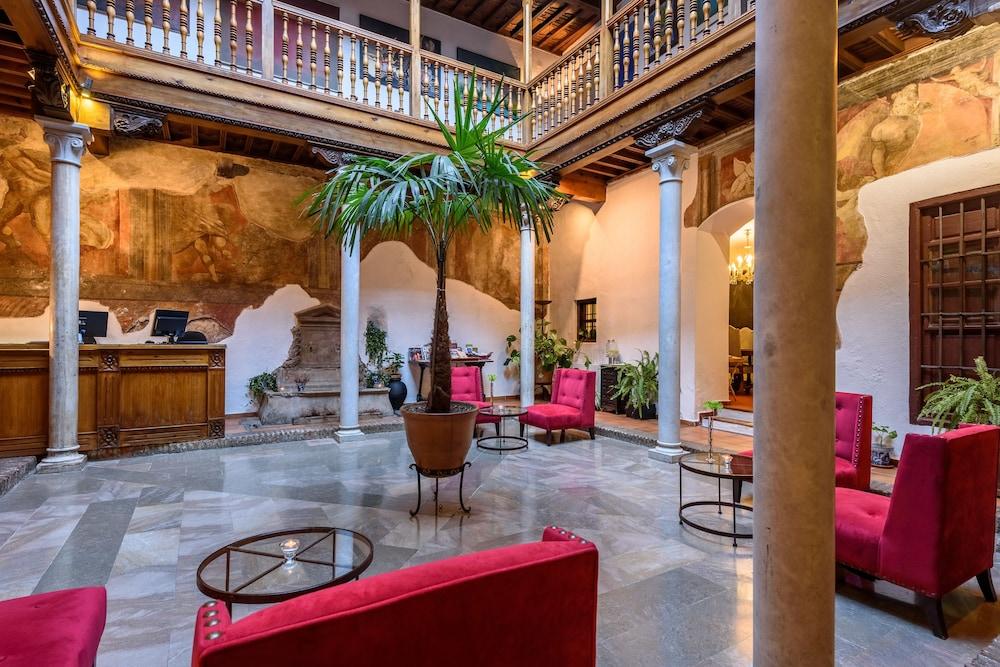 Palacio de Santa Inés hotel