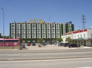 BUENOS AIRES - Hotel cerca del Campo de Golf Riocerezo