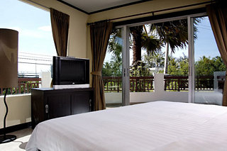 Novotel Phuket Karon Beach Resort And Spa