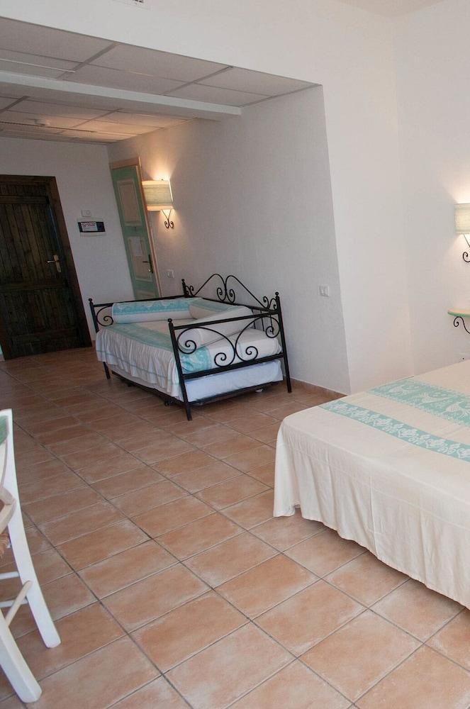 http://www.hotelresb2b.com/images/hoteles/2536113_foto_11.jpg