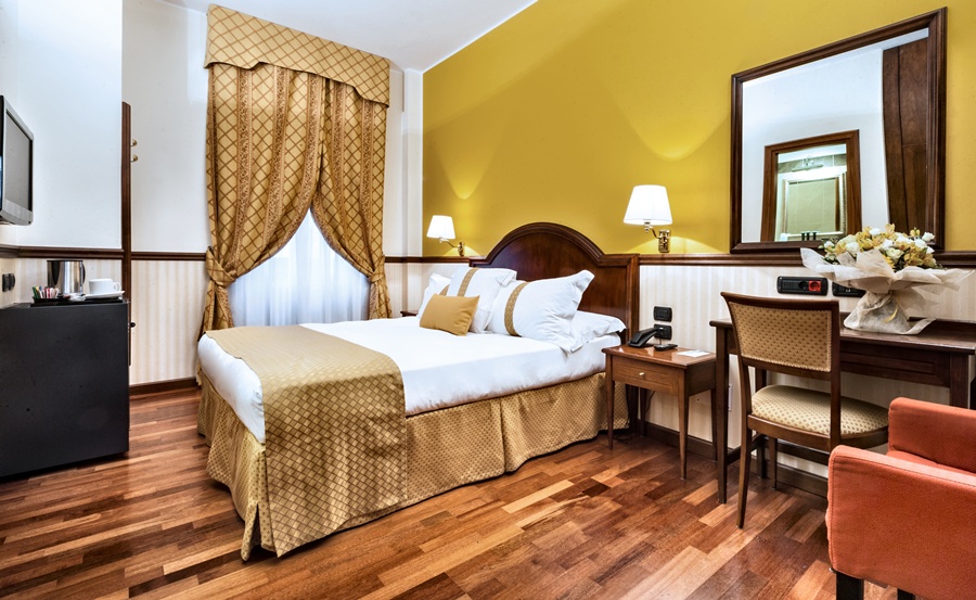room photo