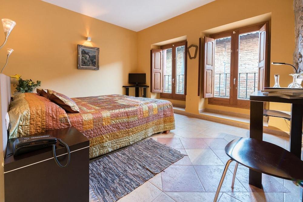 Hotel & Restaurant Cal Llop
