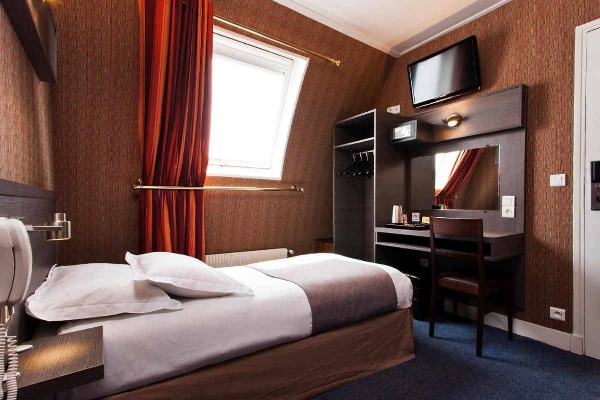 room photo
