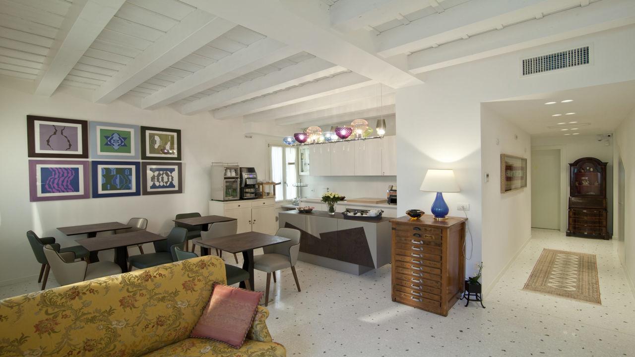Chiara Lodge