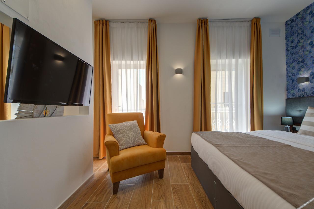 Tritoni Marina Apartments And Suites