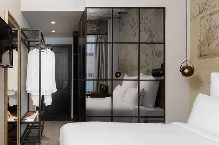 Anise Aluma Athens, Tapestry Collection by Hilton