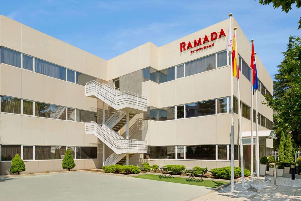 RAMADA BY WYNDHAM TRES CANTOS