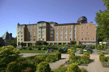 CHATEAU LAURIER