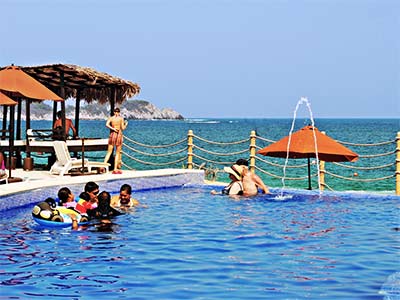 LA ISLA HUATULCO & BEACH CLUB