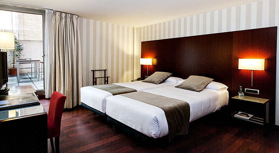 ZENIT BORRELL - Hotel cerca del Restaurante Shibui