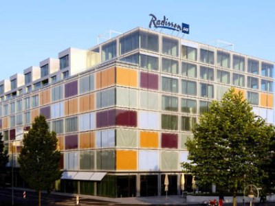 RADISSON BLU (LAKE VIEW)