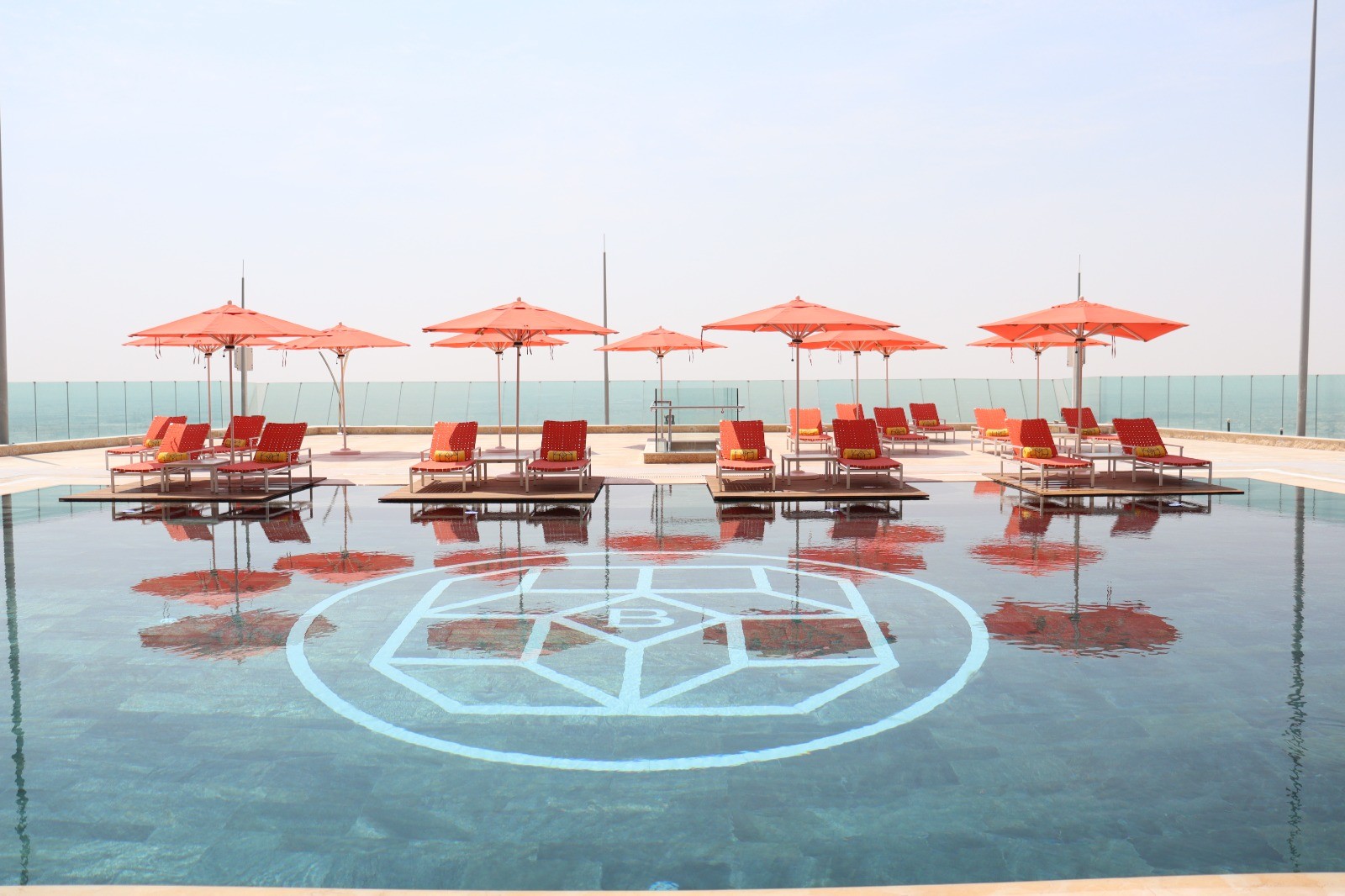 THE BENTLEY LUXURY HOTEL & SUITES