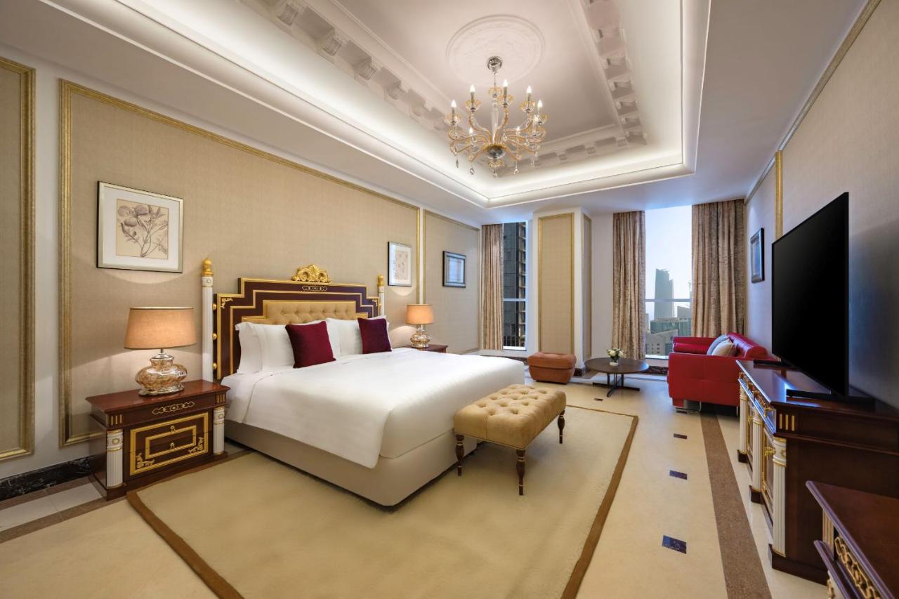 DUSIT HOTEL & SUITES DOHA