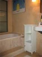 CHARMING 1 BEDROOM APARTMENT WITH PATIO SLEEPS 2