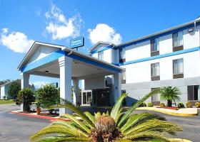 RODEWAY INN & SUITES