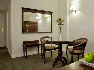 hotel-img