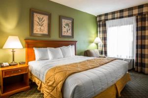 Hotel CLARION INN & SUITES