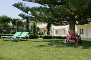 VILLA MARE MONTE STUDIOS AND APARTMENTS