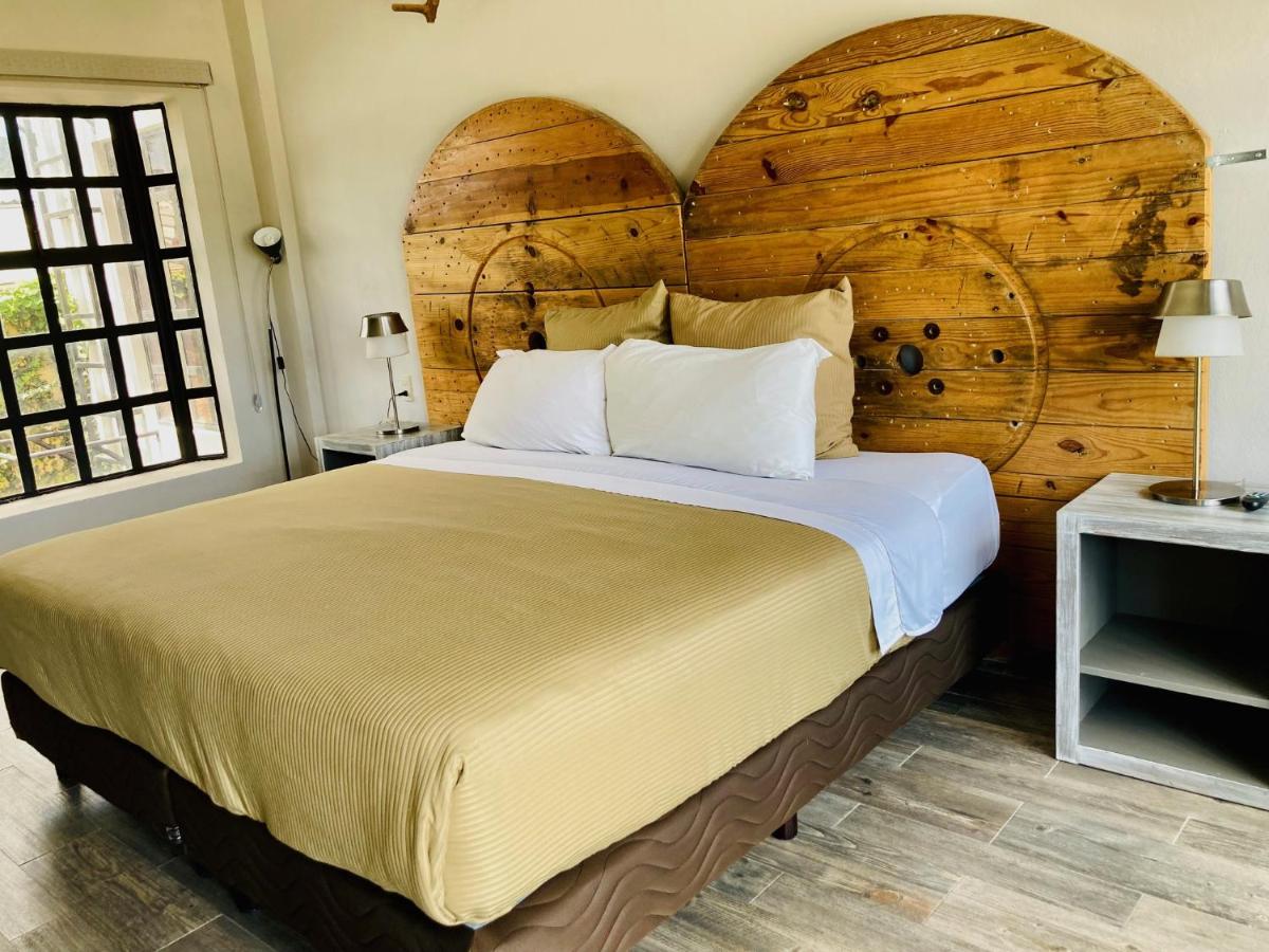 ROCAVAL HOTEL