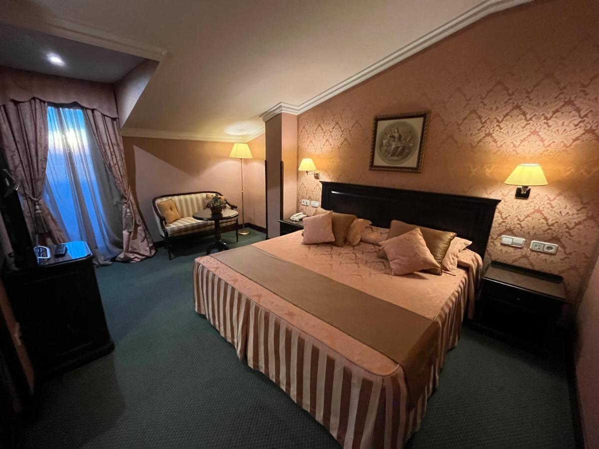 HOTEL SANTIAGO - Hotel cerca del Club de Golf La Garza
