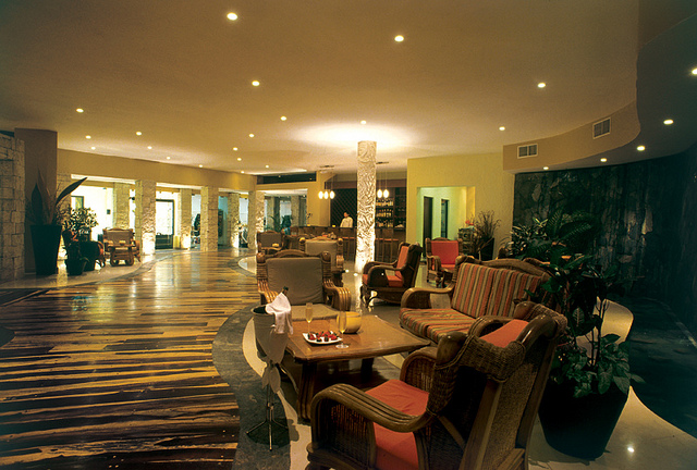 THE REEF PLAYACAR