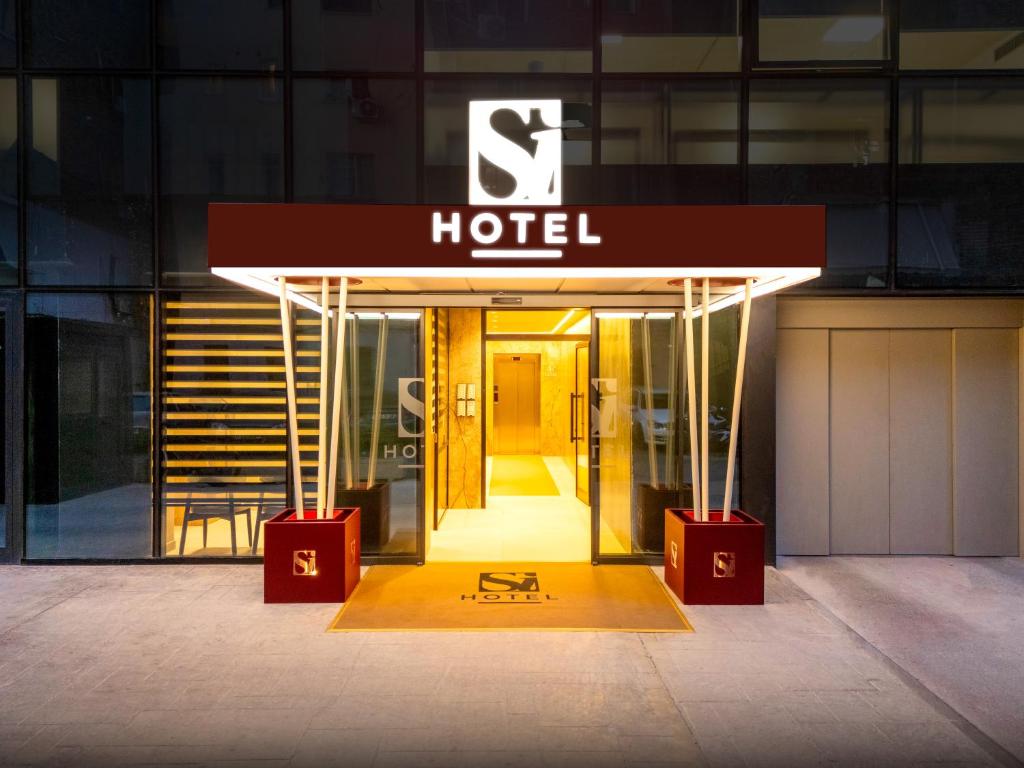 SI HOTEL TIRANA