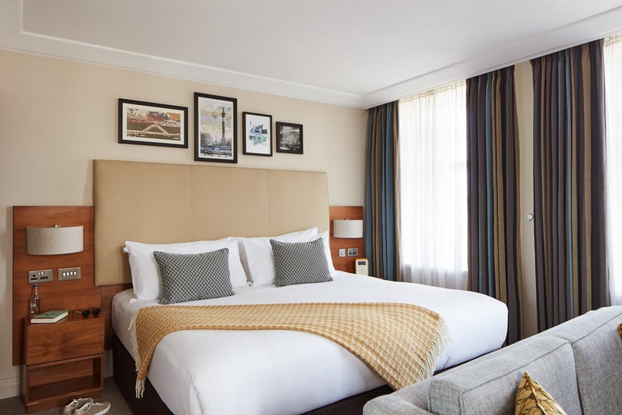 room photo