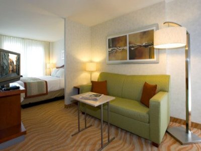 MARRIOTT SPRINGHILL SUITES OLD MONTREAL