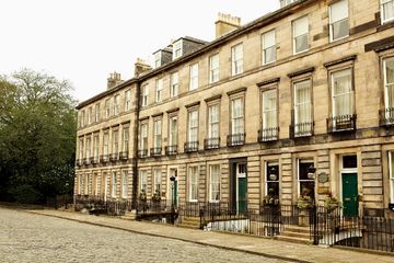 NIRA CALEDONIA