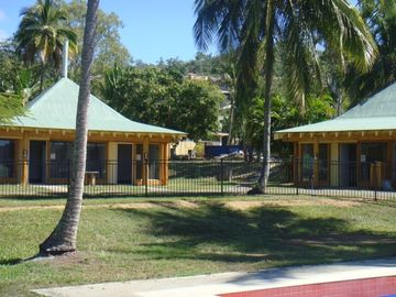 NOMADS AIRLIE BEACH