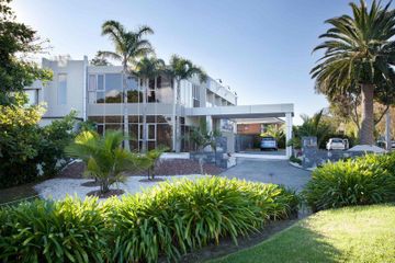 AUCKLAND TAKAPUNA OAKS
