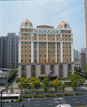 GOLDEN RIVER-VIEW