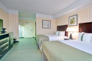 HOLIDAY INN & SUITES WINDSOR (AMBASSADOR BRIDGE)