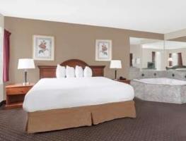 BAYMONT INN & SUITES SAN MARCOS