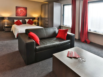 LEONARDO HOTEL CHARLEROI