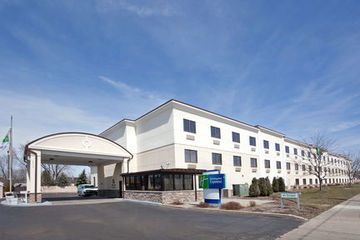 Hotel HOLIDAY INN EXPRESS CLEVELAND AIRPORT - BROOKPARK