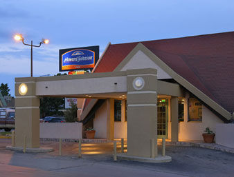 RODEWAY INN & SUITES