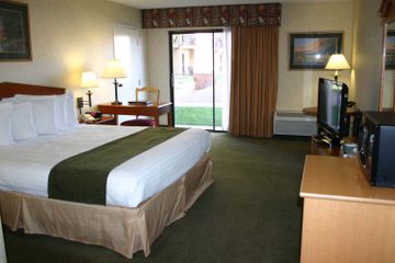 CRYSTAL INN HOTEL & SUITES - ST. GEORGE