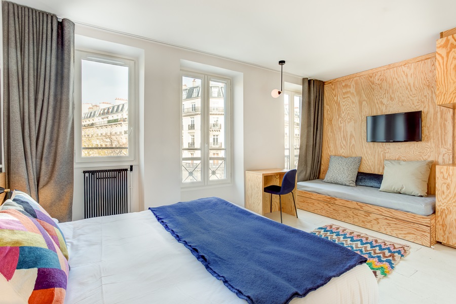 room photo