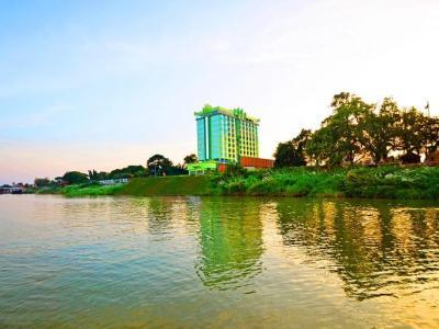MEKONG STAR (DELUXE)
