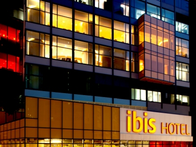 IBIS CENTRAL AND SHEUNG WAN (HV)(DOUBLE)