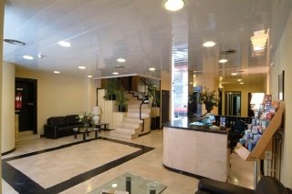 Aparthotel Bertran - Hotel cerca del Creperia Bretonne Balmes