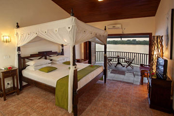 SUNSET BUNGALOWS RESORT