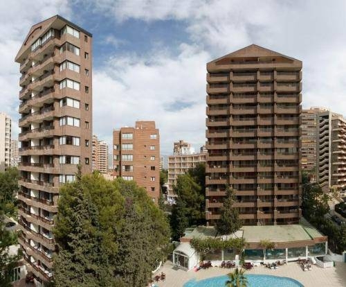 LEVANTE CLUB COMPLEX ROULETTE APTS