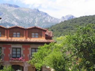 POSADA LAURA - Hotel cerca del Monasterio de Santo Toribio de Liébana