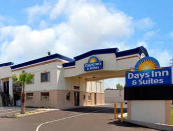 RODEWAY INN  AND  SUITES MESA =331