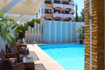 Heleni Beach Hotel